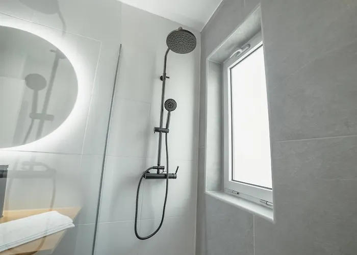 Crystal Palace Garden Stylish By Vacationy 포르투