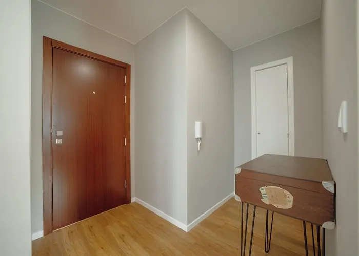 Crystal Palace Garden Stylish By Vacationy