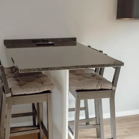 Crystal Palace Garden Stylish By Vacationy