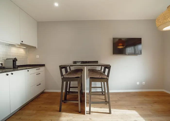 Crystal Palace Garden Stylish By Vacationy * ポルト